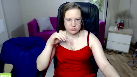 kuri_u online show from January 18, 2026, 9:24 am