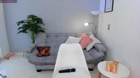 I am Kyla online show from December 6, 2024, 3:33 pm