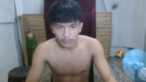 Snapshot of kyle_lourence chatting on April 25, 2026, 2:25 pm kyle_lourence online show from April 25, 2026, 2:25 pm