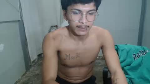 Snapshot of kyle_lourence chatting on May 19, 2026, 12:38 am kyle_lourence online show from May 19, 2026, 12:38 am