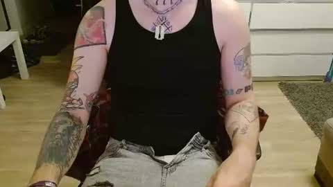 Snapshot of kyle_tattoo chatting on June 22, 2026, 11:35 pm kyle online show from June 22, 2026, 11:35 pm