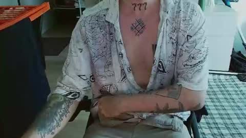 Snapshot of kyle_tattoo chatting on August 1, 2026, 8:24 am kyle online show from August 1, 2026, 8:24 am