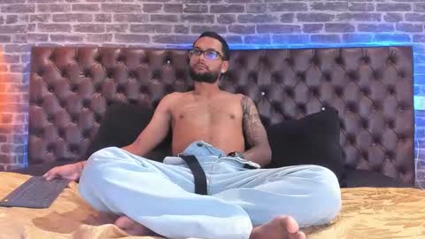 ---kylee--- online show from March 23, 2026, 9:19 pm