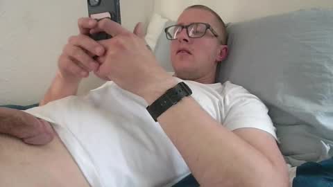 Snapshot of kyleracepearson chatting on April 4, 2026, 11:02 pm kylerace online show from April 4, 2026, 11:02 pm
