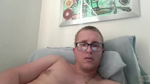 Snapshot of kyleracepearson chatting on April 28, 2026, 11:32 pm kylerace online show from April 28, 2026, 11:32 pm