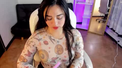 kylie online show from October 18, 2025, 1:34 pm