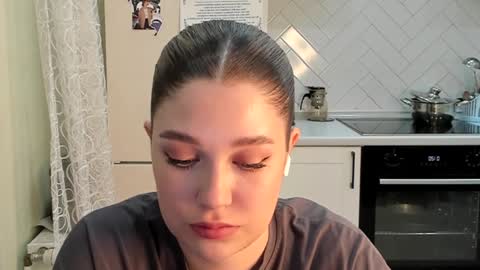 Snapshot of kylieblond chatting on January 7, 2025, 10:19 pm Din online show from January 7, 2025, 10:19 pm