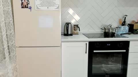 Snapshot of kylieblond chatting on November 15, 2025, 12:13 pm Din online show from November 15, 2025, 12:13 pm