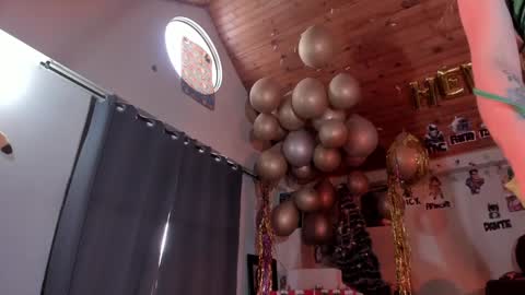 Snapshot of kyliekandy chatting on December 14, 2024, 9:45 pm online show from December 14, 2024, 9:45 pm