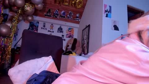 Snapshot of kyliekandy chatting on February 2, 2025, 3:21 am online show from February 2, 2025, 3:21 am