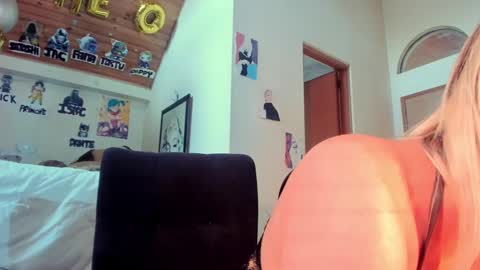 Snapshot of kyliekandy chatting on February 21, 2025, 9:32 pm online show from February 21, 2025, 9:32 pm