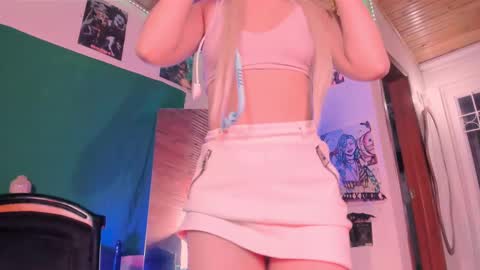 Snapshot of kyliekandy chatting on September 26, 2025, 11:53 pm online show from September 26, 2025, 11:53 pm