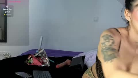 kyliemamihottie online show from October 27, 2025, 10:08 am