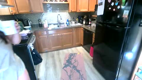 kylie not jenner online show from April 25, 2026, 6:05 pm