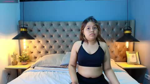 Snapshot of kyliesweett chatting on July 17, 2026, 2:24 pm kyliesweett online show from July 17, 2026, 2:24 pm