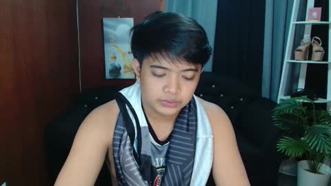 Snapshot of kyll_collins chatting on November 7, 2025, 8:25 am kyll_collins online show from November 7, 2025, 8:25 am