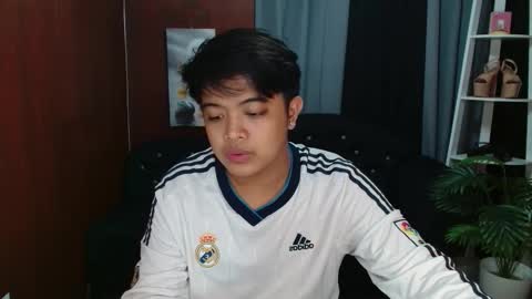 Snapshot of kyll_collins chatting on November 8, 2025, 7:12 pm kyll_collins online show from November 8, 2025, 7:12 pm