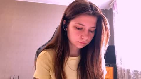 Snapshot of kymberlychimes chatting on April 18, 2026, 8:18 am Kary online show from April 18, 2026, 8:18 am