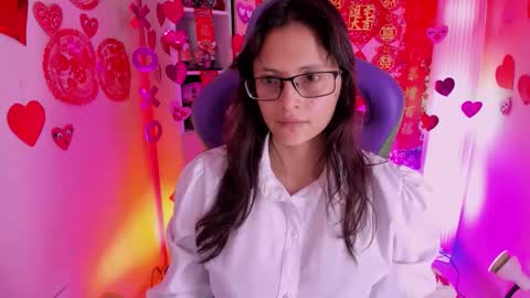 Kyomi online show from February 9, 2026, 12:42 pm