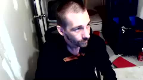 Snapshot of l1v1nth3dr3am chatting on August 5, 2026, 5:43 am l1v1nth3dr3am online show from August 5, 2026, 5:43 am