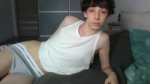 Snapshot of l8199 chatting on April 29, 2026, 11:03 am liam online show from April 29, 2026, 11:03 am