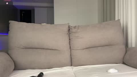 Julie online show from March 8, 2026, 9:24 am