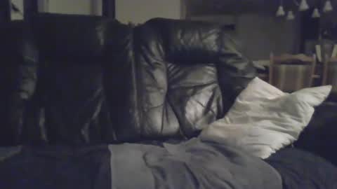 pelle and lady online show from March 11, 2025, 11:15 pm