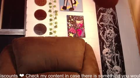 Snapshot of la_femme_fatale_ chatting on December 29, 2024, 2:27 am Hanna FREE ONLYFANS online show from December 29, 2024, 2:27 am