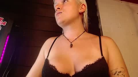 Snapshot of la_femme_fatale_ chatting on March 8, 2025, 12:33 am Hanna FREE ONLYFANS online show from March 8, 2025, 12:33 am