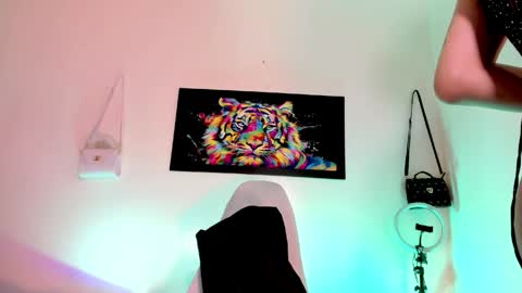 Snapshot of la_ratona_1 chatting on June 8, 2026, 11:21 am AriSaray online show from June 8, 2026, 11:21 am