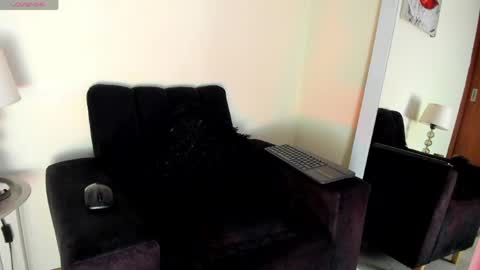 lace_victoria online show from May 22, 2026, 1:24 am