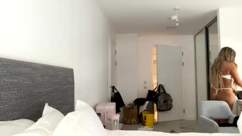 Snapshot of lacey_live chatting on April 28, 2026, 12:32 pm Lacey online show from April 28, 2026, 12:32 pm