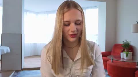 Snapshot of lachelleellwanger chatting on June 11, 2026, 5:16 am Kate online show from June 11, 2026, 5:16 am