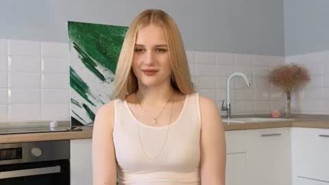 Snapshot of lachelleellwanger chatting on July 17, 2026, 5:14 am Kate online show from July 17, 2026, 5:14 am