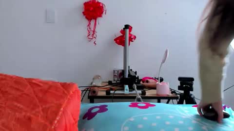 Snapshot of lacii_lost chatting on February 25, 2026, 6:17 pm LACI LOST online show from February 25, 2026, 6:17 pm