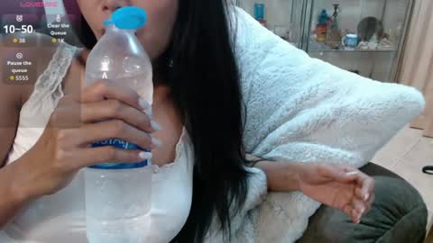 Snapshot of ladii_mia chatting on July 9, 2026, 9:52 pm Mia online show from July 9, 2026, 9:52 pm