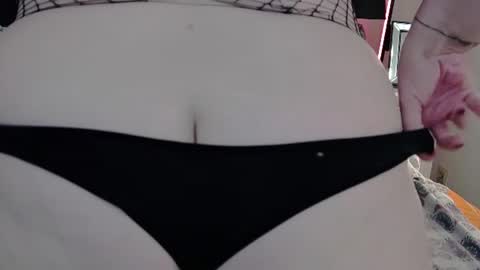 Snapshot of lady_2xl chatting on August 4, 2026, 3:58 pm Lucy online show from August 4, 2026, 3:58 pm
