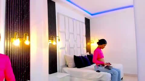 Snapshot of lady_boox chatting on April 8, 2026, 10:43 pm Lady online show from April 8, 2026, 10:43 pm