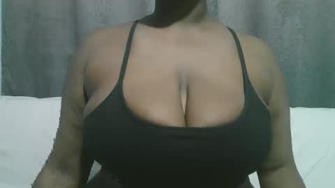 Snapshot of lady_dearra chatting on September 15, 2025, 1:22 pm lady_dearra online show from September 15, 2025, 1:22 pm