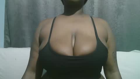 Snapshot of lady_dearra chatting on September 28, 2025, 4:40 am lady_dearra online show from September 28, 2025, 4:40 am