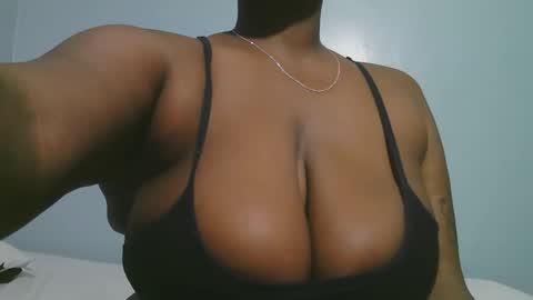 lady_dearra online show from February 4, 2026, 3:23 am
