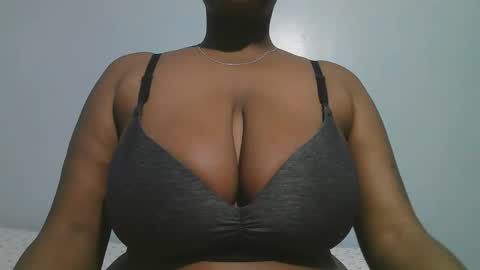 lady_dearra online show from February 9, 2026, 3:21 am