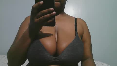 lady_dearra online show from February 18, 2026, 2:40 am