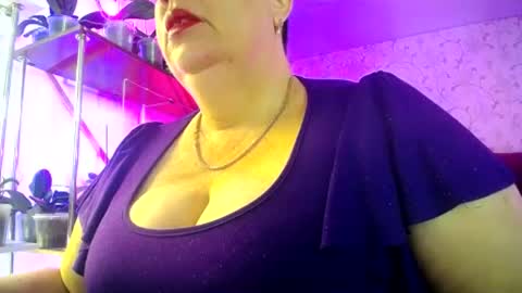 Snapshot of lady_gloria chatting on June 18, 2026, 4:57 am Lady Gloria online show from June 18, 2026, 4:57 am