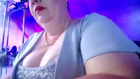 Snapshot of lady_gloria chatting on July 3, 2026, 3:02 am Lady Gloria online show from July 3, 2026, 3:02 am