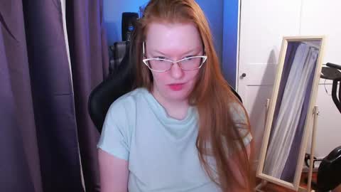Snapshot of lady_inari chatting on May 9, 2026, 11:43 pm Angelika online show from May 9, 2026, 11:43 pm