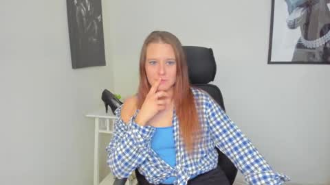 Snapshot of ladyalessa chatting on July 8, 2026, 5:45 am ALESSA online show from July 8, 2026, 5:45 am