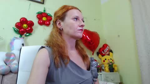 Sima Ladybigsmile online show from February 28, 2025, 9:55 pm