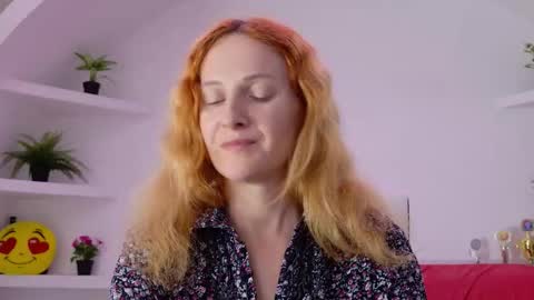 Sima Ladybigsmile online show from September 10, 2025, 7:25 pm