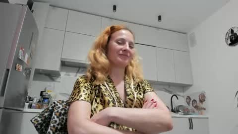 Snapshot of ladybigsmile chatting on April 24, 2026, 6:32 pm Sima Ladybigsmile online show from April 24, 2026, 6:32 pm